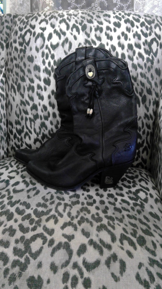 Vintage 1980s Zodiac Black Leather Cowgirl Boots with White Hearts