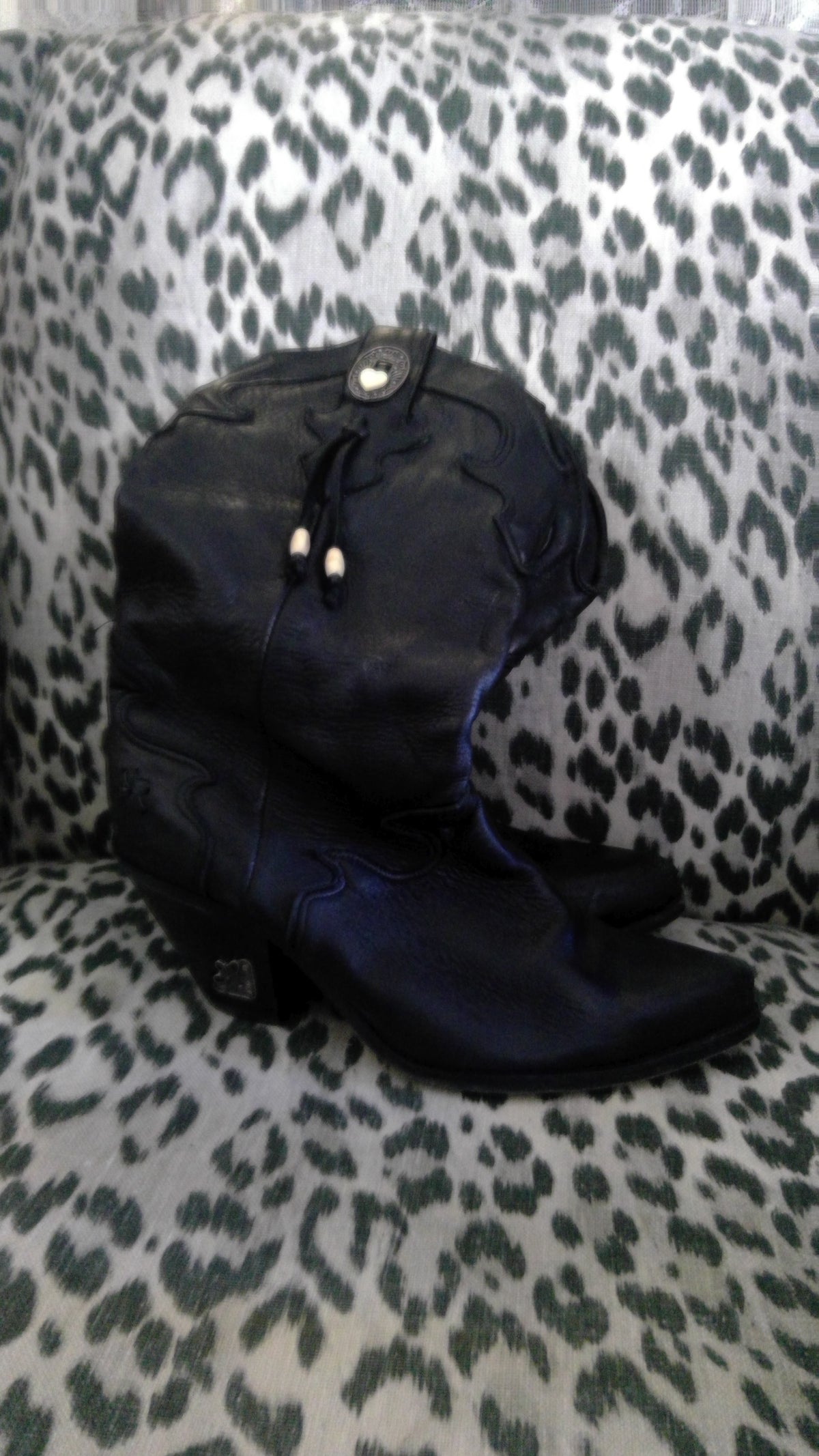 Vintage 1980s Zodiac Black Leather Cowgirl Boots with White Hearts