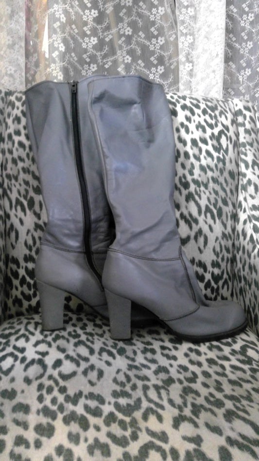 Modern Grey Leather Knee-High Boots with Block Heel – Size 7