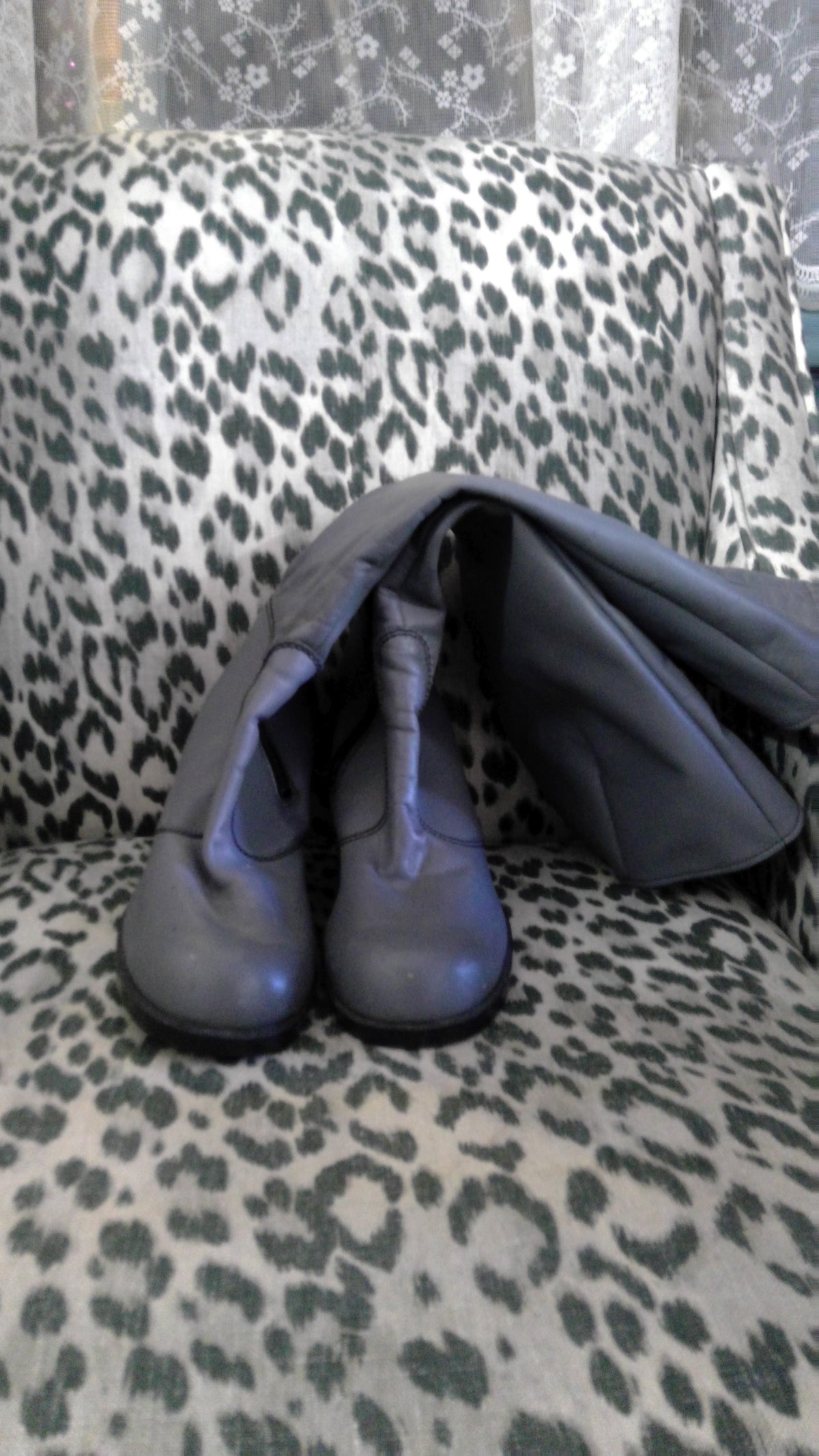 Modern Grey Leather Knee-High Boots with Block Heel – Size 7
