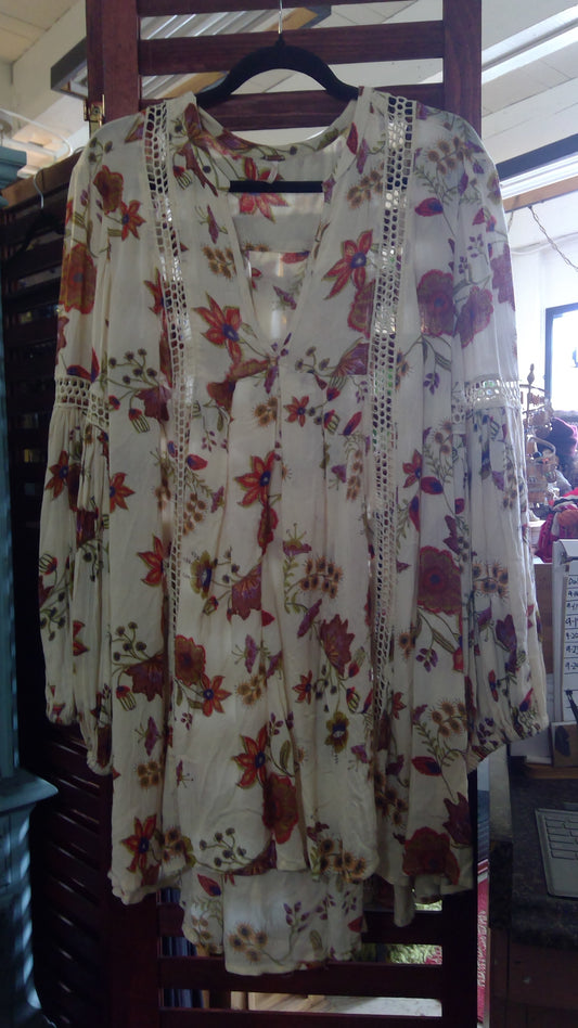 Free People “Just the Two of Us” Ivory Floral Tunic – Medium
