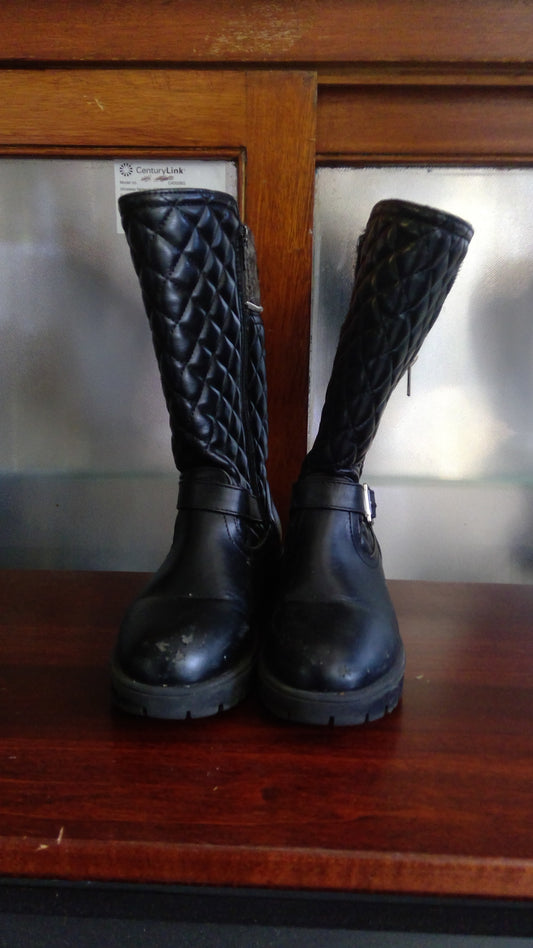 BCBG Girls Quilted Boots – Size 1, Knit Trim & Buckle Detail
