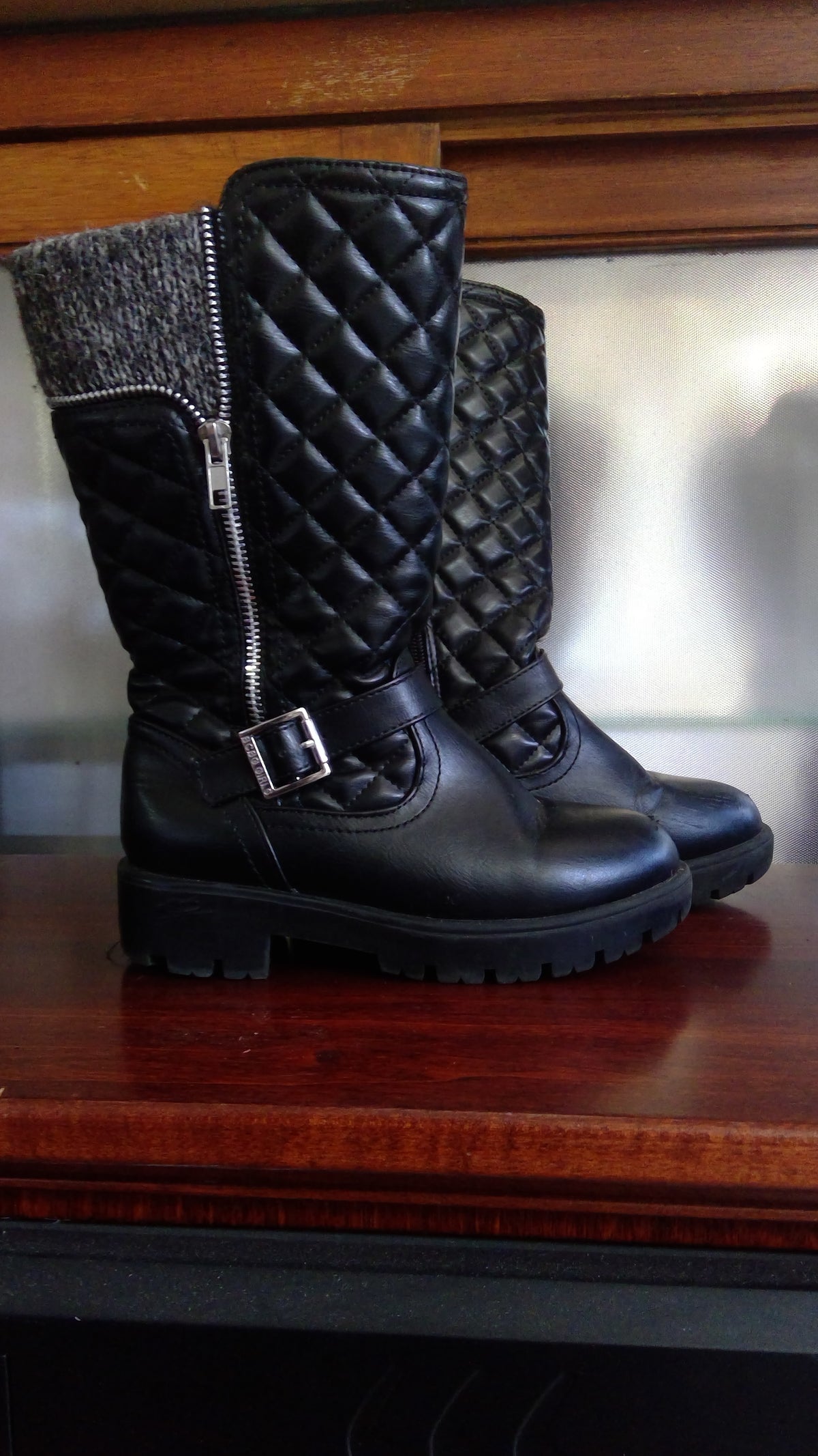 BCBG Girls Quilted Boots – Size 1, Knit Trim & Buckle Detail