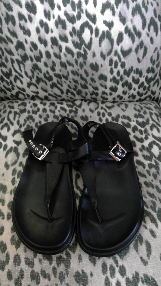 Torrid Black T-Strap Sandals – Gold-Tone Buckle, Size Large