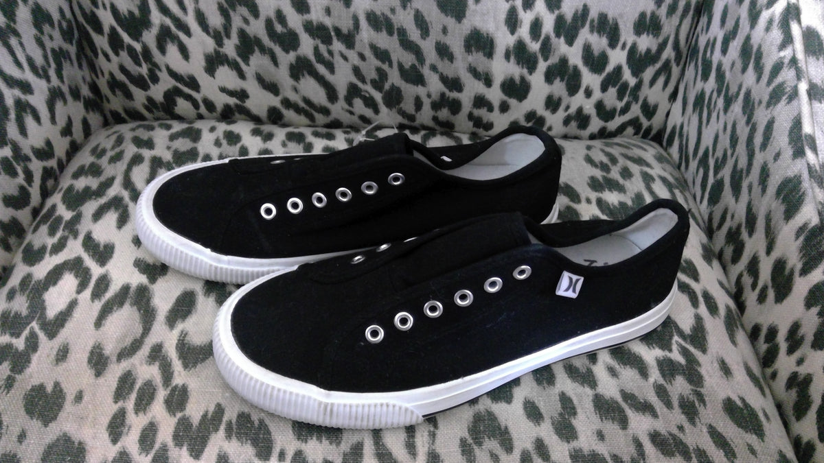 Hurley Women’s Slip-On Canvas Sneakers – Size 6 NWT
