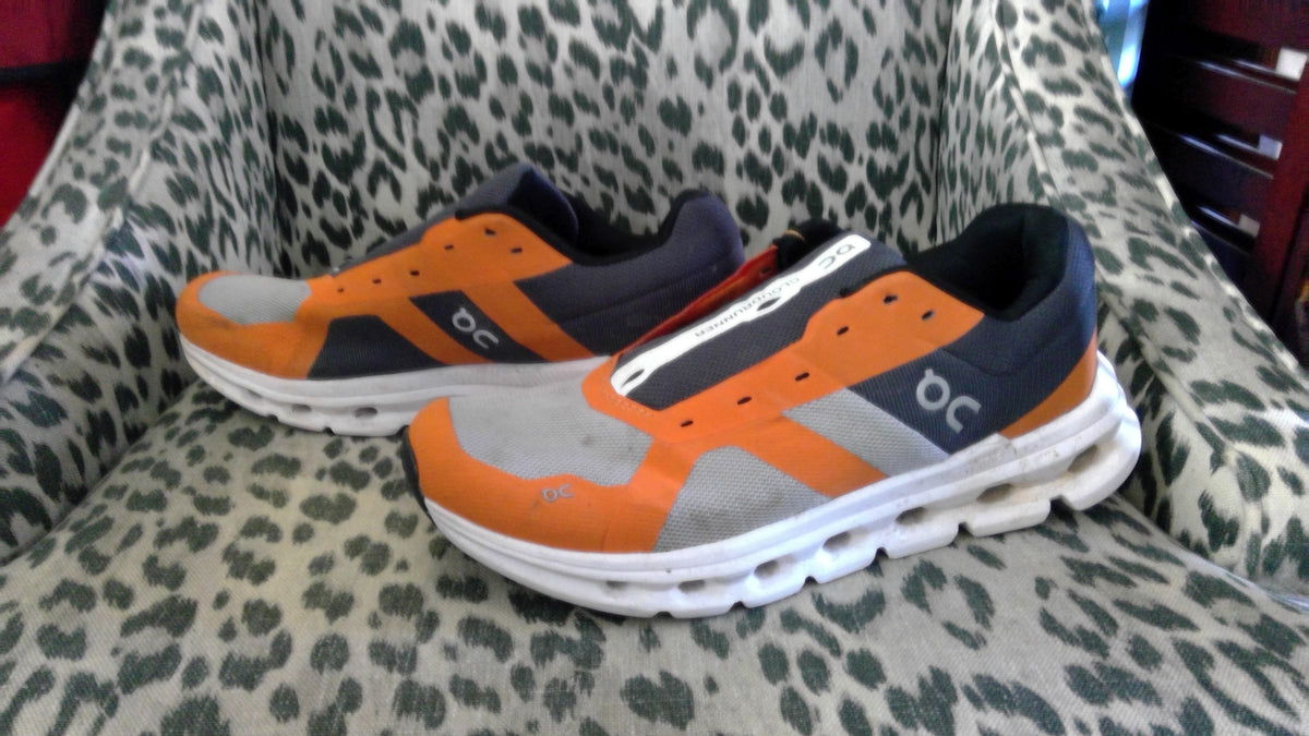 On Cloudrunner Running Shoes – Frost/Tumeric Size 7.5