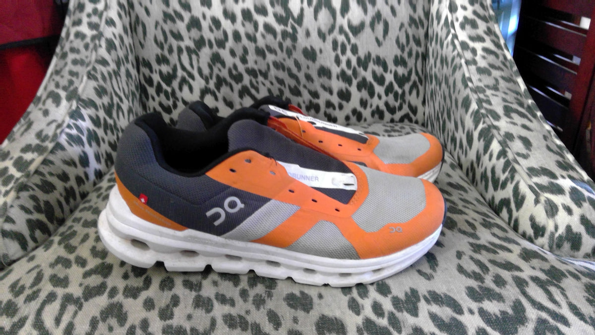 On Cloudrunner Running Shoes – Frost/Tumeric Size 7.5