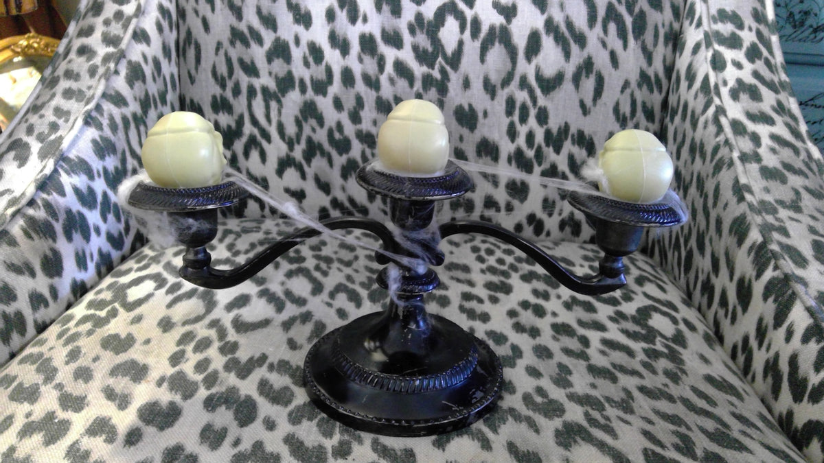 DIY Halloween Skull Candelabra