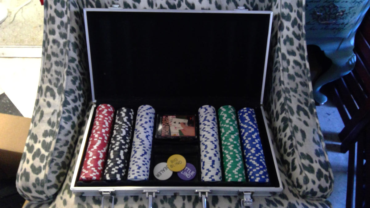 Portable Poker Set in Metal Locking Case – Nearly Complete Game Set