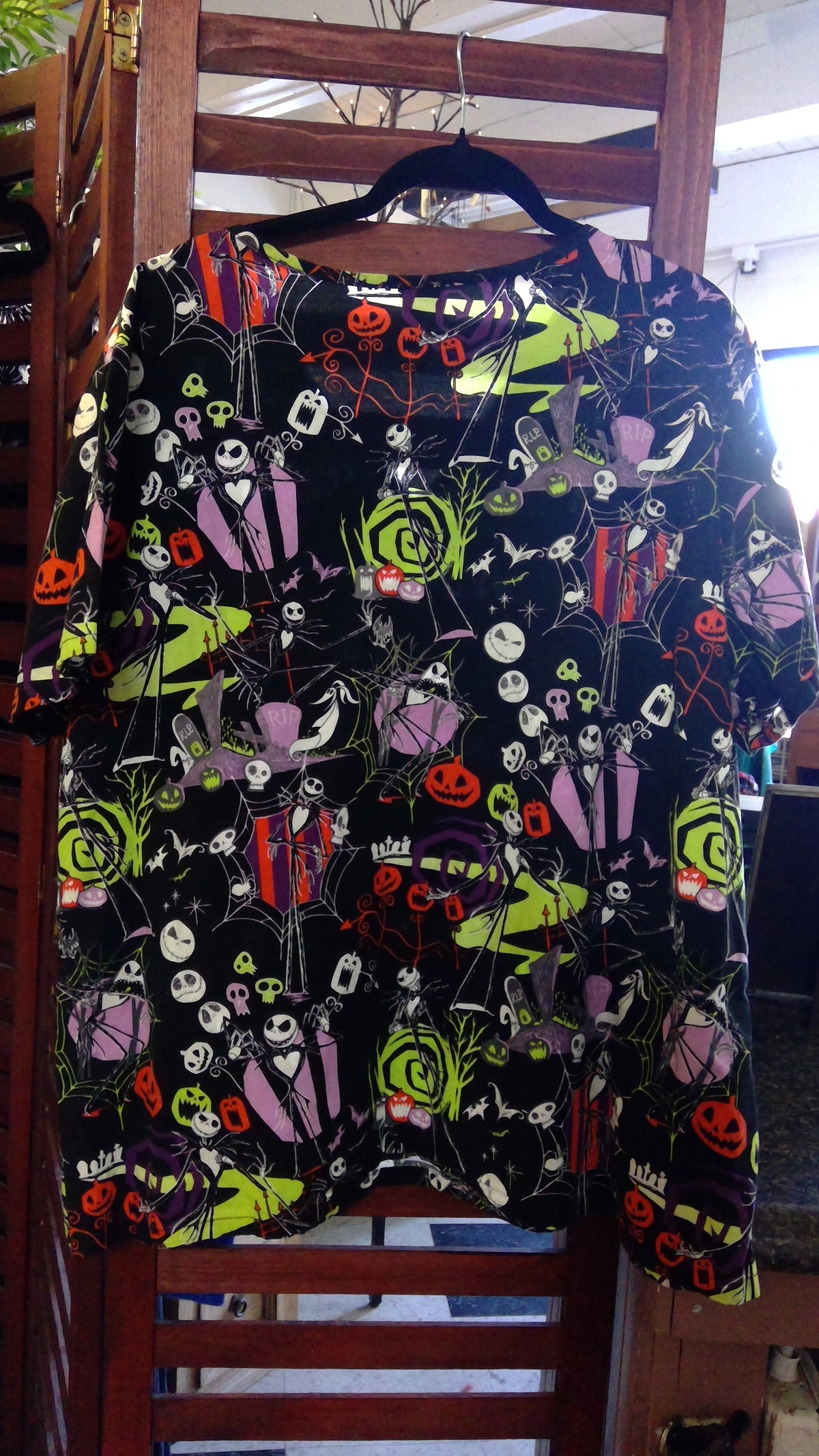 Disney The Nightmare Before Christmas Women’s V-Neck Scrub Top – Size 4XL