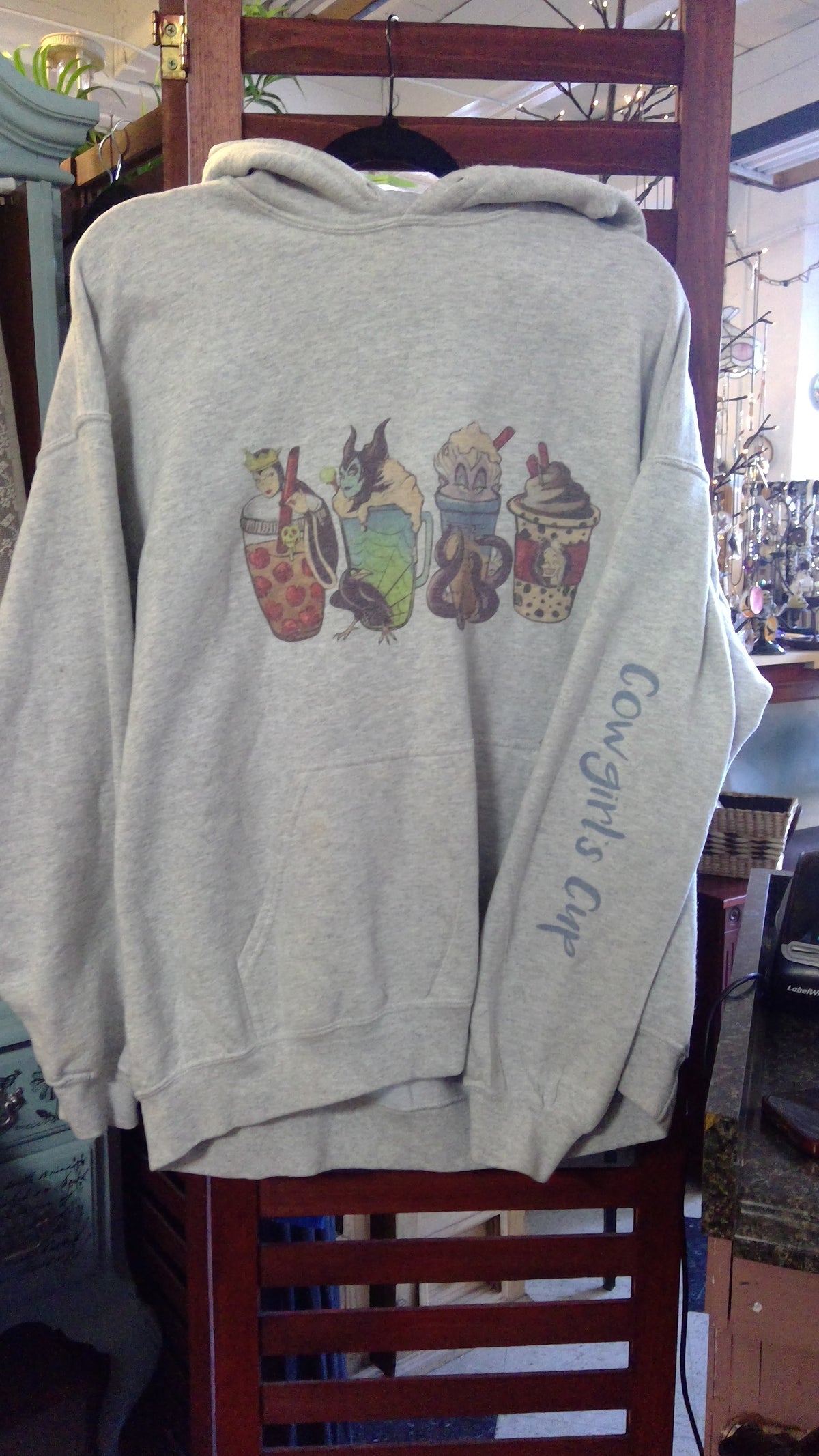 Disney Villains “Cowgirls Cup” Gray Pullover Hoodie – Size XL