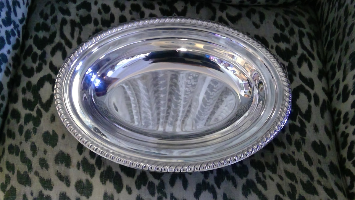 Vintage-Style Silver-Plated Oval Serving Platter – Braided Rim, 12" x 9"