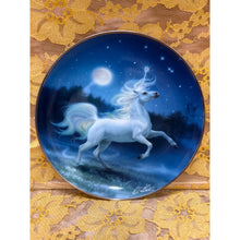 Load image into Gallery viewer, Franklin Mint Heirloom Plate “The Diamond Unicorn” by Kirk Heinert #HG6229
