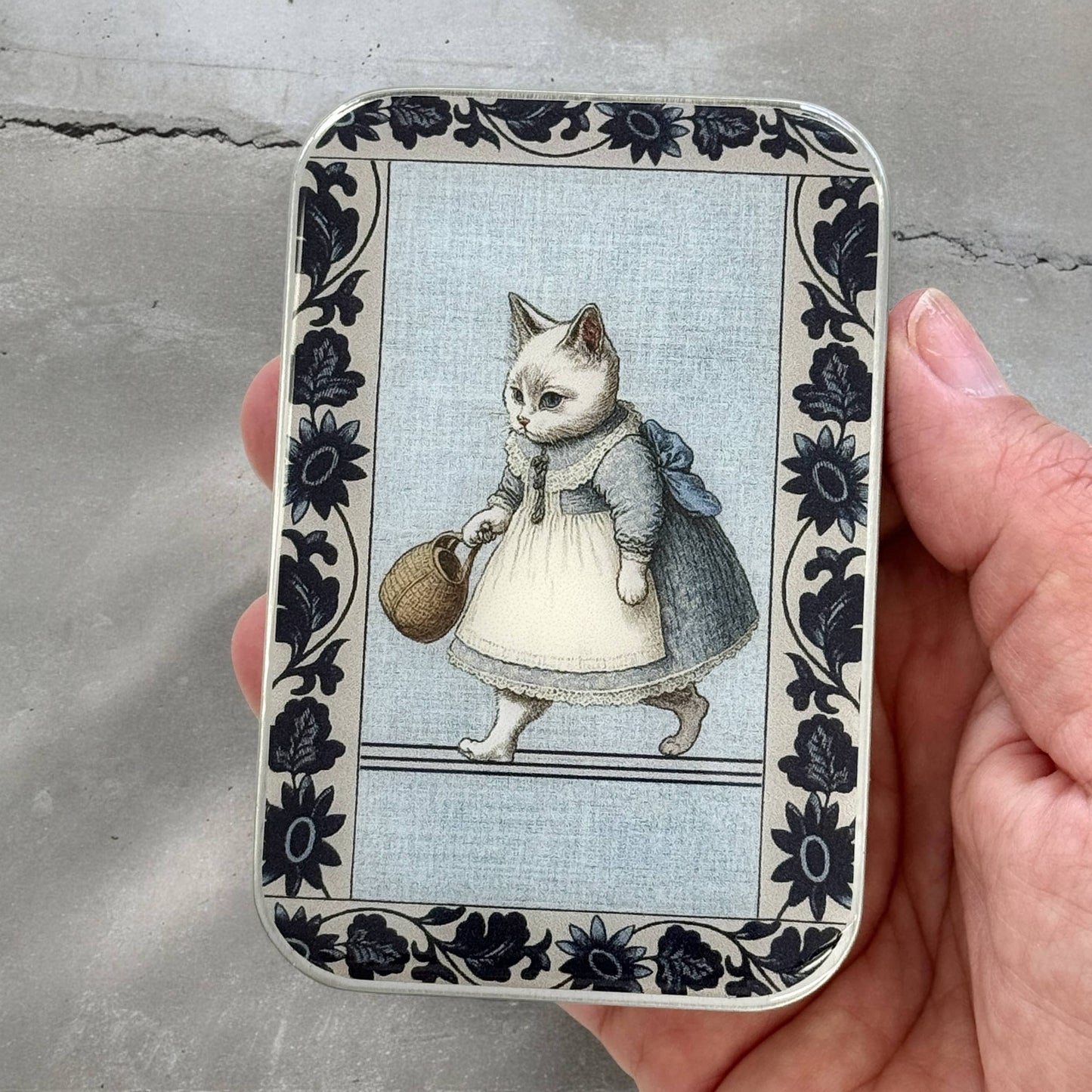 Firefly Notes - Kitty notions tin: Small