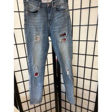 Load image into Gallery viewer, Gypsy Warrior Distressed Skinny Jeans Size 5
