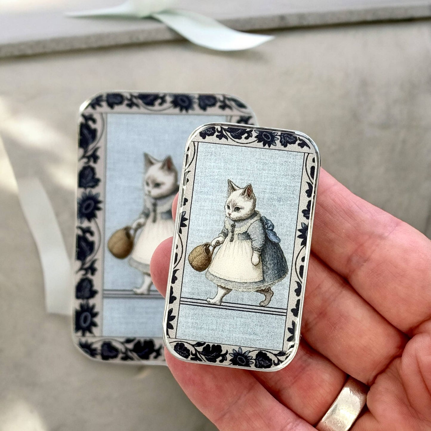 Firefly Notes - Kitty notions tin: Small