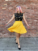 Load image into Gallery viewer, Bee Kind Bow Top
