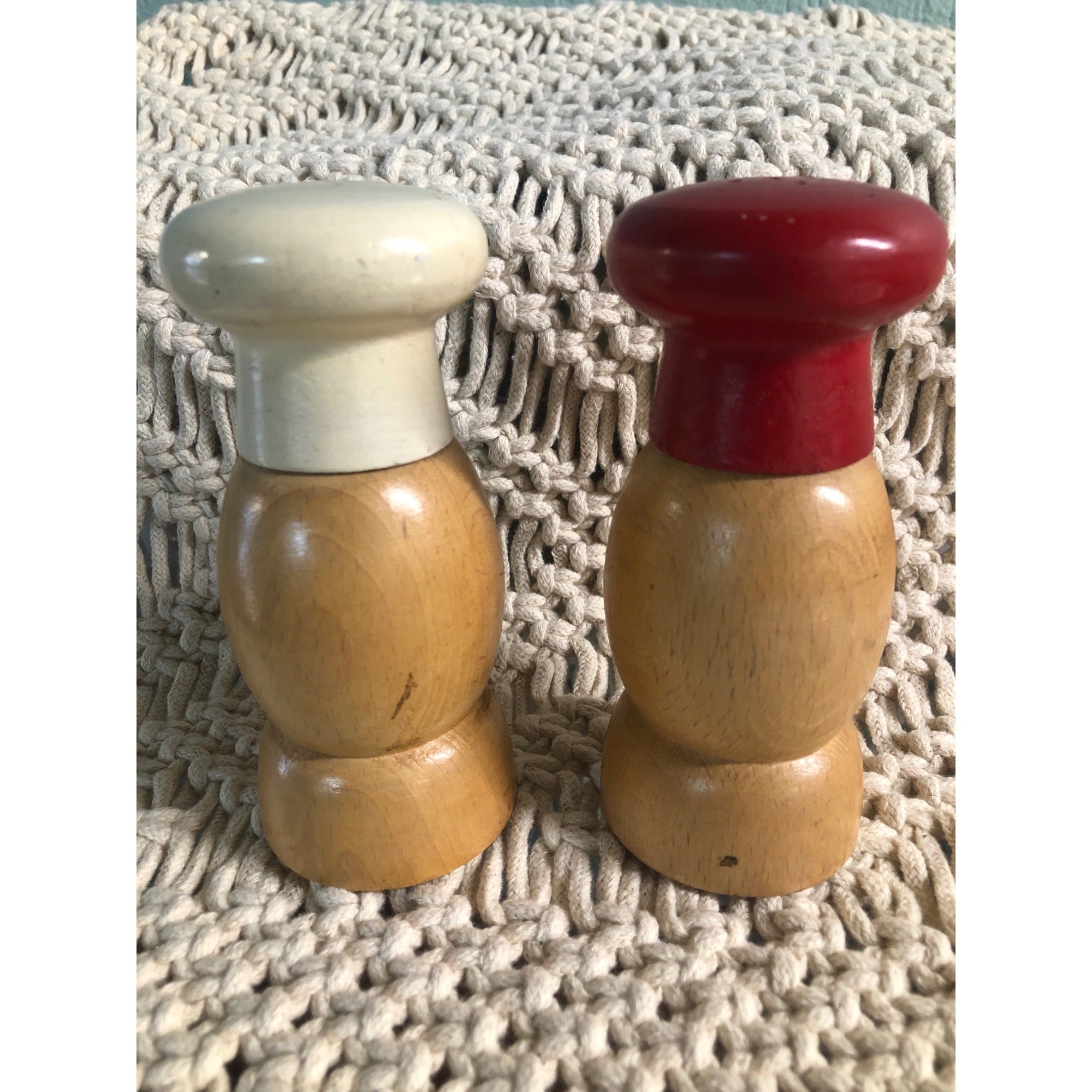 900+ Vintage Shakers-salt-pepper-spices-etc. ideas