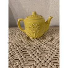 Load image into Gallery viewer, Vintage yellow sunflower teapot

