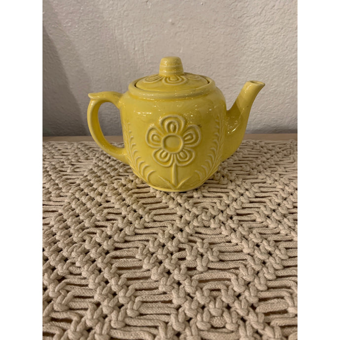Vintage yellow sunflower teapot