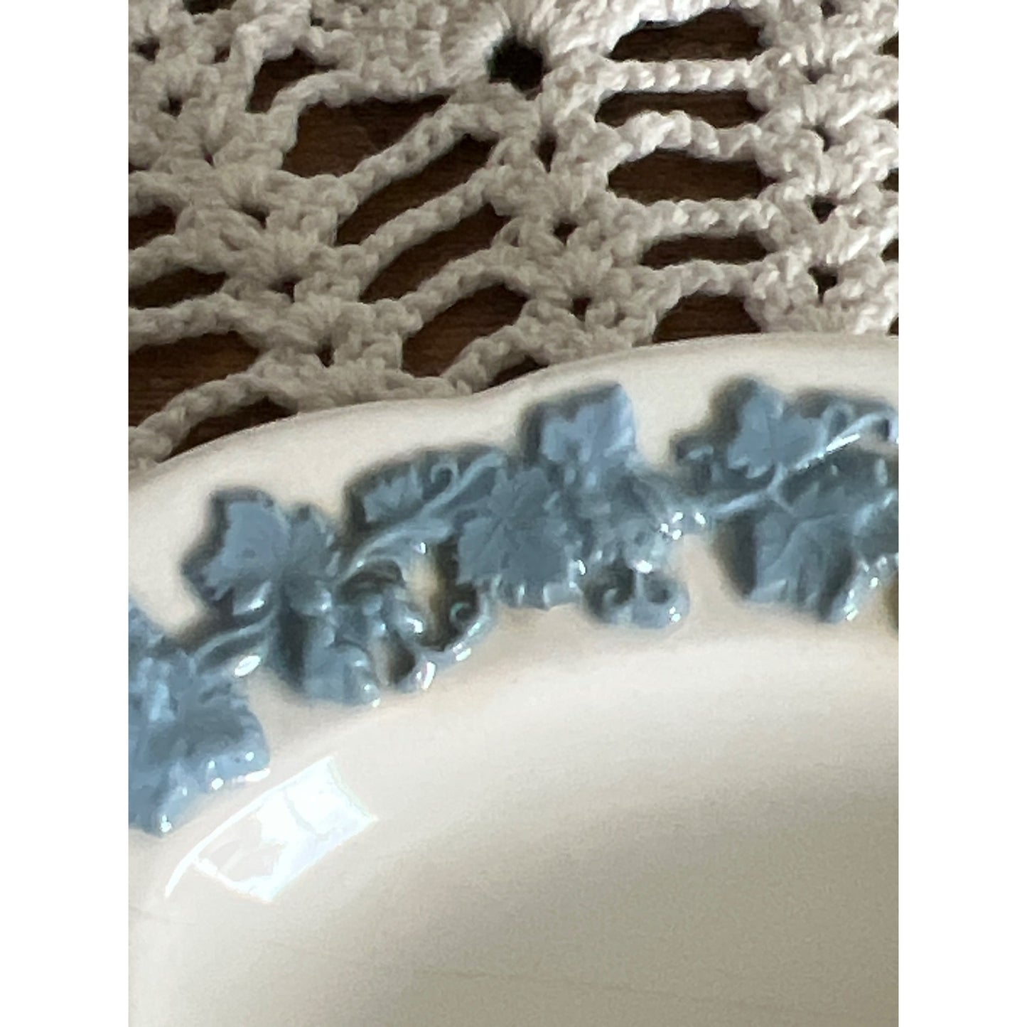 Of Etruria & Barlaston Wedgwood Embossed Queensware Small Oval Dish
