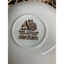 Load image into Gallery viewer, 70s Johnson Bros. olde English Countryside 5 teacups and saucers

