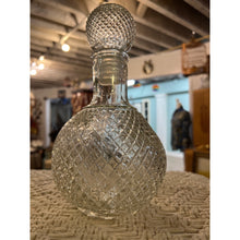 Load image into Gallery viewer, Glass Rounded Diamond Cut Decanter
