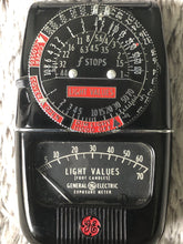 Load image into Gallery viewer, Vintage 1940s General Electric DW-48 Exposure Meter, Light Meter or Dark Room Meter

