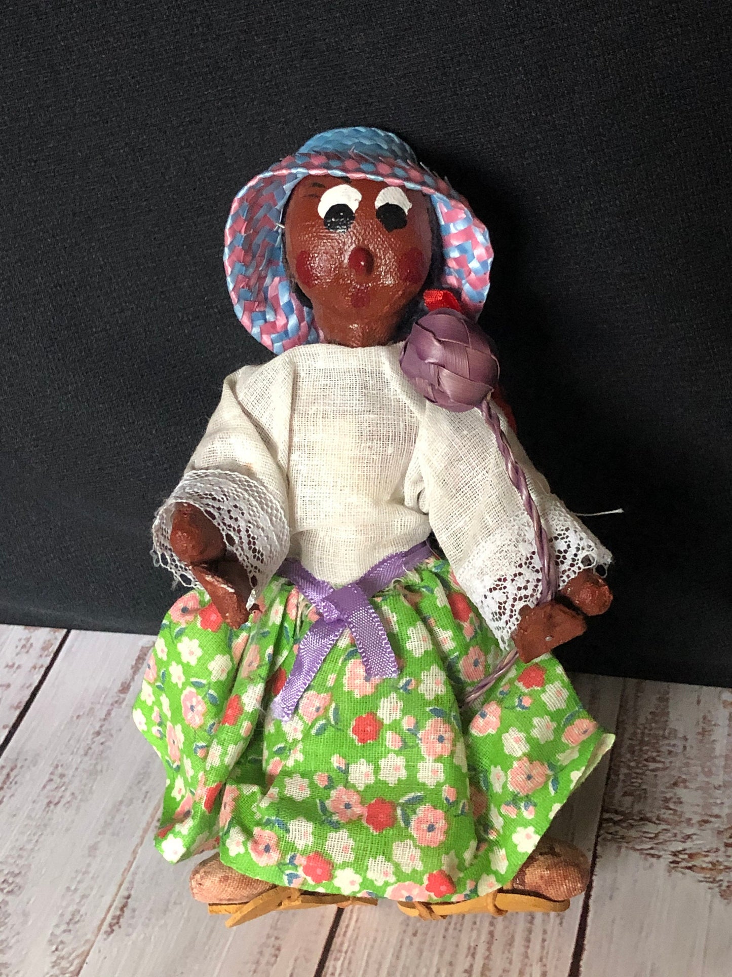 Vintage Mexico Souvenir Oil Cloth Dolls, Mexican Folk Art Doll Set with Straw Sombreros, Spanish Man & Woman Cultural Dolls, Unique Couple