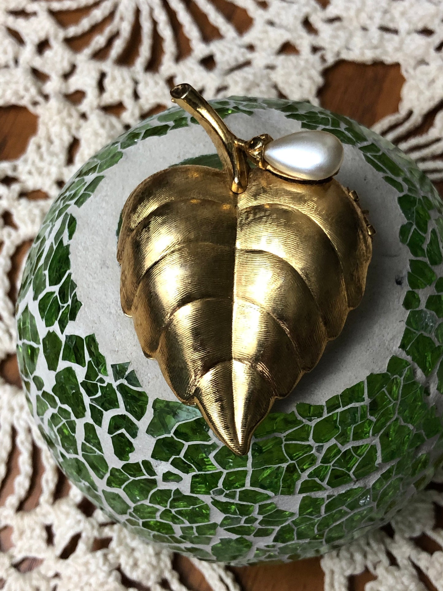 Vintage Avon Perfumer Brocade Gold Tone Leaf with Faux Pearl Stash Pin, Avon Brooch, Brocade Gold Tone Leaf with Faux Pearl Locket Brooch