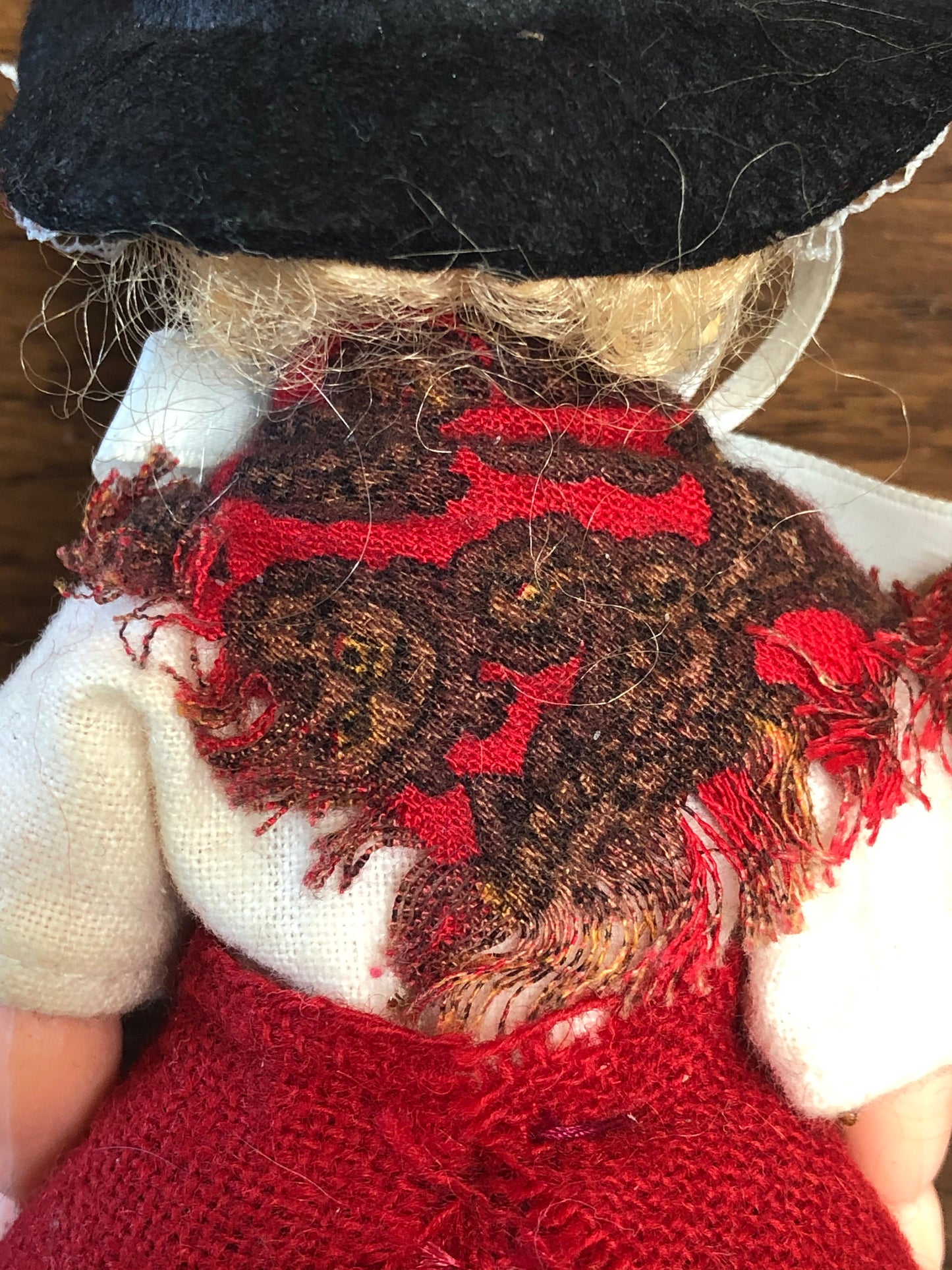 Vintage Pilgrim Doll, Blinking Eye Doll, Hard Plastic Pilgrim Doll, Pilgrim Doll in Vintage Linen or Burlap Dress and Felt Hat