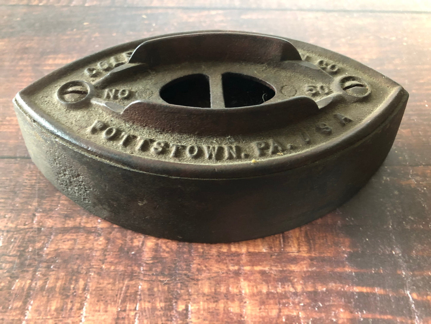 1900s Antique Sad Iron, Colebrookdale Iron Co Flat Iron, Antique Smoothing Iron