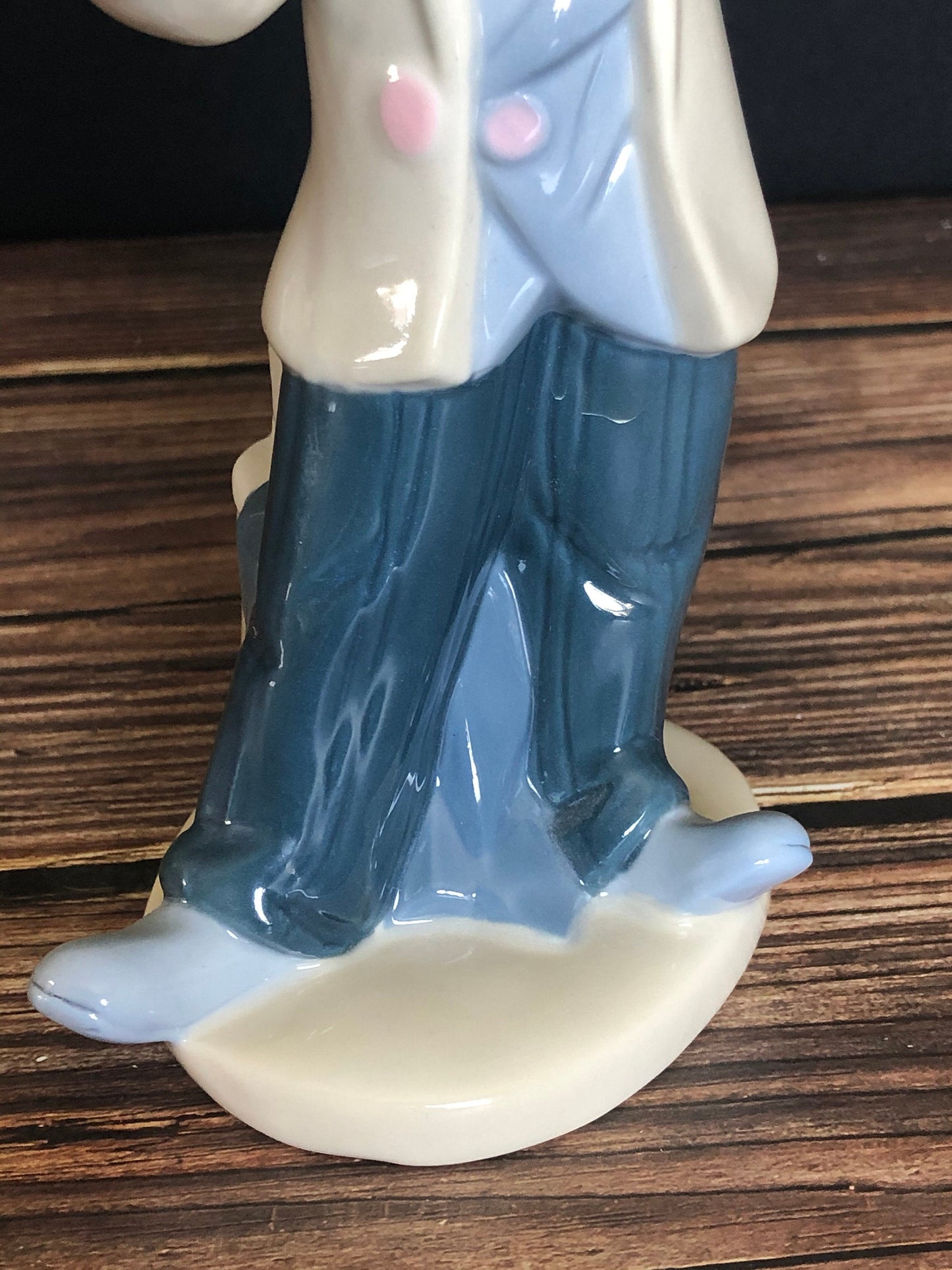 Desako Porcelain Clown Magician With Bisque Flowers Figurine 1993 Mexico