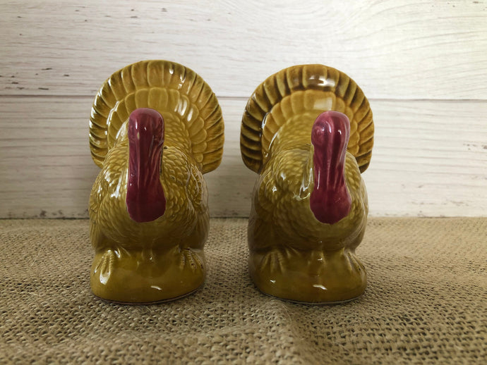 Vintage Lefton Ceramic Turkey Salt and Pepper Shakers Red and Yellow, Vintage Serveware, Thanksgiving Décor