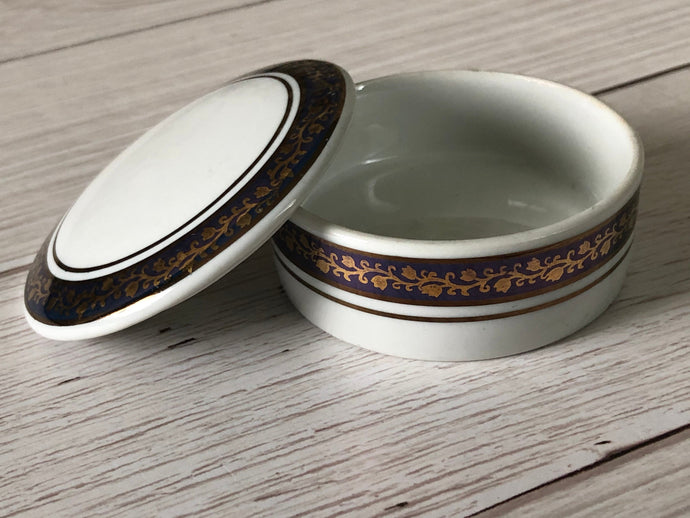 Vintage St. Regis Porcelain Trinket Box Made in Brazil, Vintage Porcelain Dresser Box, Porcelain Keepsake Box